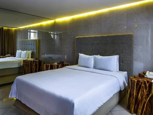 1 queen bed