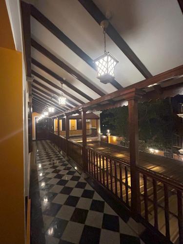 Entrance, Hotel Grand Palais in Kumbalgodu