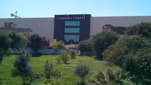 F4 Bahia cozy appart 140m2 3 balcon strategic spot in Hai El Makarri