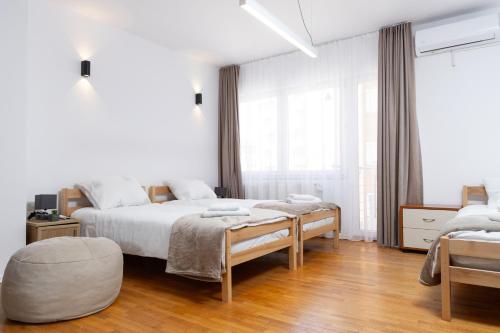 Nana's BNB, Priština
