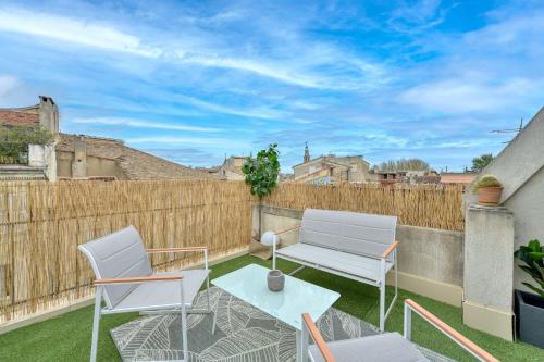Mamma Mia! Terrasse vue Palais des Papes