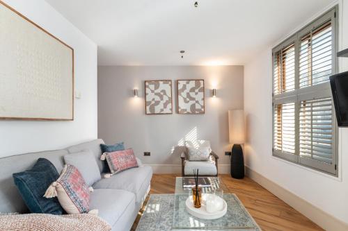 NEW! Fulham 1-bed Apartment with Patio, Londyn (zdjęcie 3)