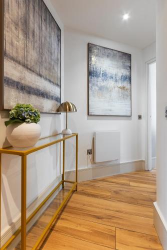 NEW! Fulham 1-bed Apartment with Patio, Londyn (zdjęcie 8)