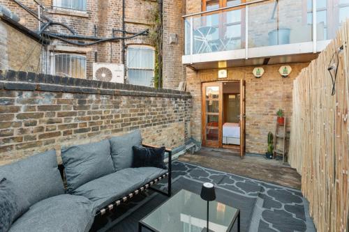 NEW! Fulham 1-bed Apartment with Patio, Londyn (zdjęcie 2)