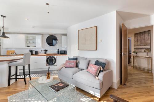 NEW! Fulham 1-bed Apartment with Patio, Londyn (zdjęcie 4)