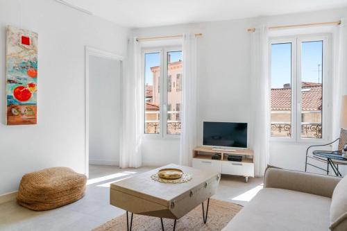 Brand new one bedroom in the heart of Cannes - image 5