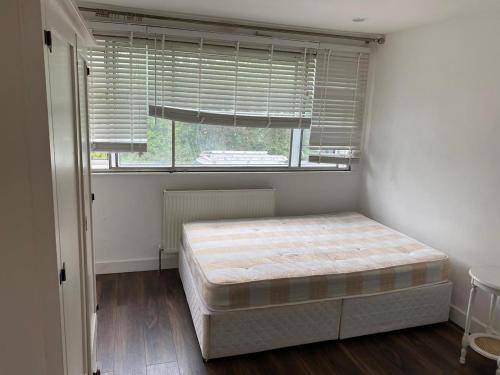 Large Rooms with Desk, Gardens & Great Transport, Welling (fotografie 3)