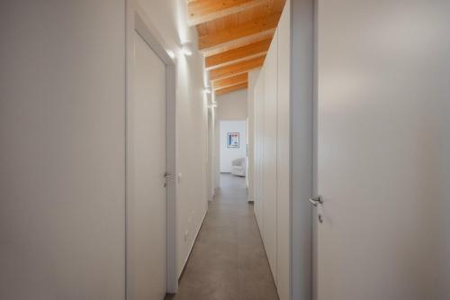GoHost - The Corridor near the Station