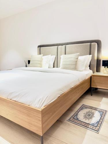 Elite Luxury Suites at Diamond in City - image 3