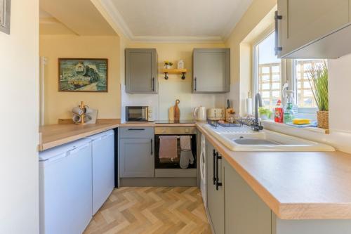 virtuve, Danny Cottage in St Dennis