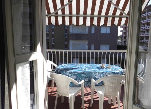 Beachside flat with shared pool, Porto Santa Margherita di Caorle (foto 2)
