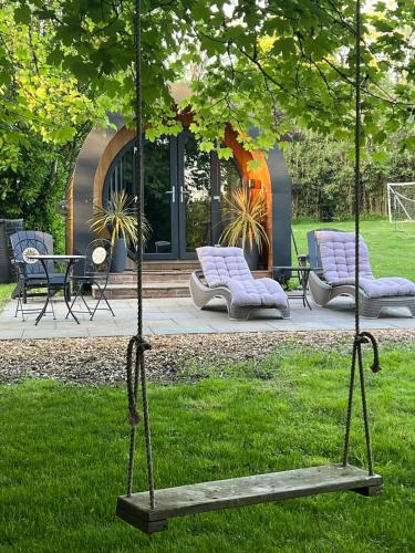 Brook Pod - High end Glamping in beautiful setting in Rosemarket