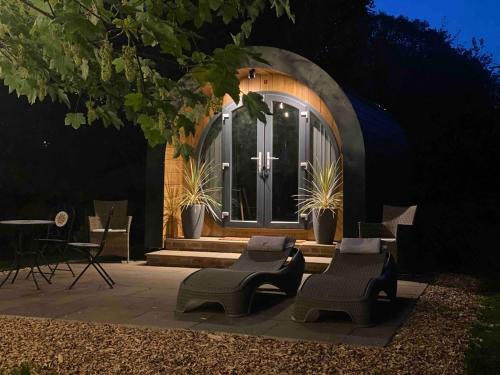 Brook Pod - High end Glamping in beautiful setting in Rosemarket