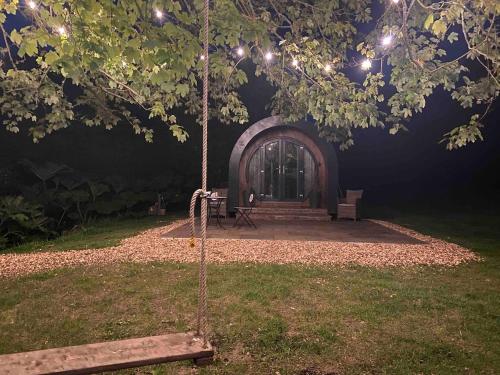 Brook Pod - High end Glamping in beautiful setting in Rosemarket