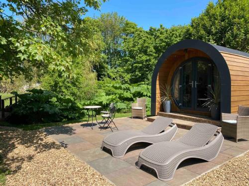 Brook Pod - High end Glamping in beautiful setting in Rosemarket