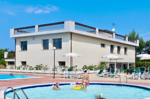 ISA - Apartments 4 beds in Residence Mirto and Corbezzolo with swimming-pool in San Vincenzo, San Vincenzo (photo 2)