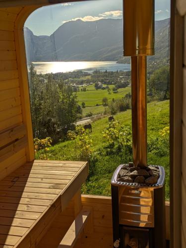 ซาวน่า, Ein heilt spesiell låve i Røldal (Ein heilt spesiell lave i Røldal) in ลอฟทุส