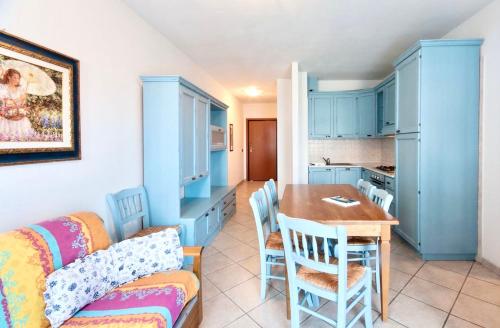 ISA - Apartments for 6 people, 2 bedrooms, in Residence Mirto And Corbezzolo with swimming pool in San Vincenzo, San Vincenzo (foto 7)