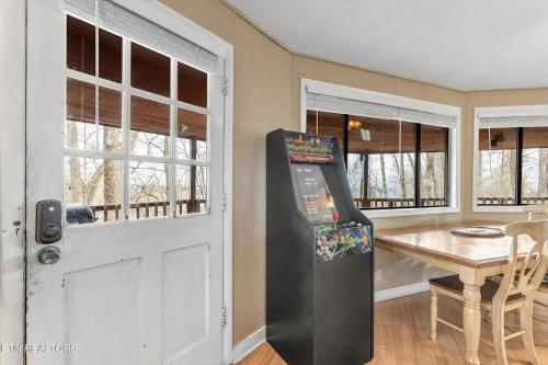 Hideaway Chalet - Hot Tub in the Treetops Arcade Games + Close to Ober Mountain! - image 14