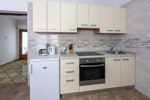 Apartment Krešo - image 12