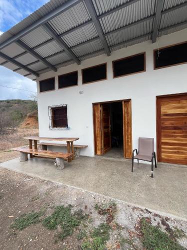 Good Time Charlie's Surf Hostel in Playa El Yanke