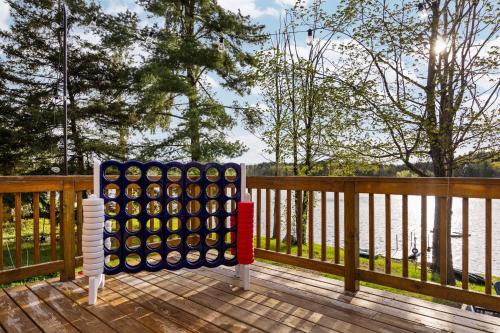 Lake Front ~ Firepit ~ Kayaks ~ SUPs ~ Yard Games - image 9