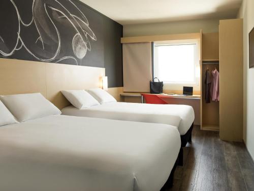 2 double beds