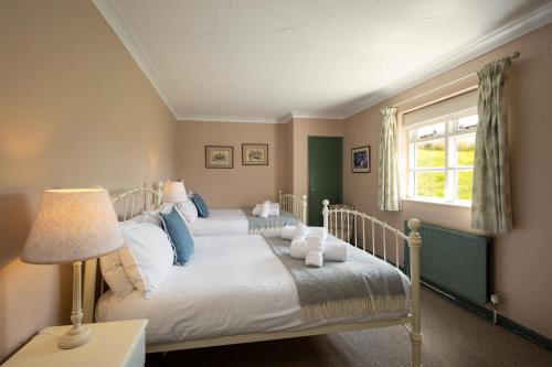 2 double beds