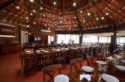 Restaurant, Wyndham Garden Lujan in Lujan