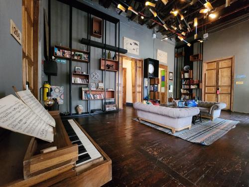 Delgadillo Hotel by Socialtel in 보고타 시티 센터