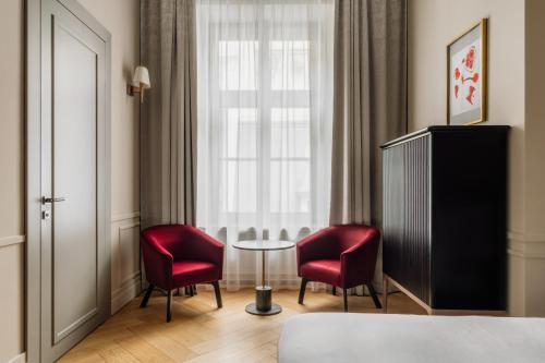 room detail thumbnail 1