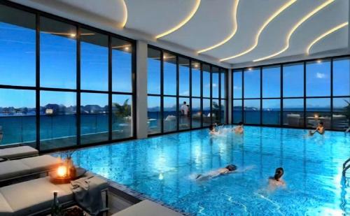 Swimming pool, ICON40 Ha Long Luxury Apart in Hạ Long