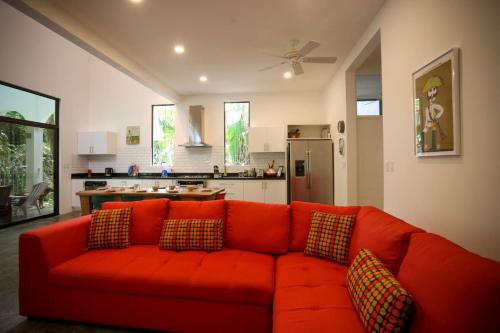 Villa Lapas and Apartment, Central, Pool and lots of Wildlife – khách sạn tại El Cerro