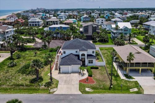 Luxurious Beachfront Home with Hot Tub Fenced Yard Bikes Fire Pit