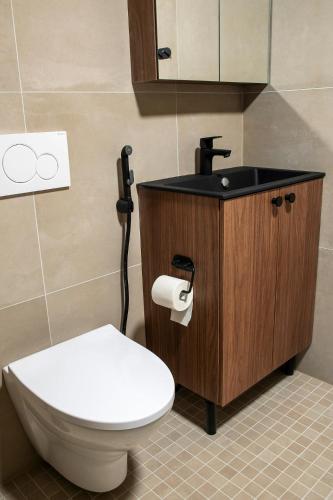 ห้องน้ำ, Central Apartment for 2 in คอกโกลา คาเลอบี