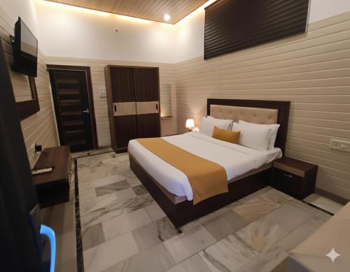 Mayur Resort in Mathura
