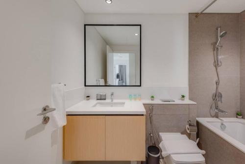 Walk to Dubai Mall and Burj Khalifa Luxury 2 Bed - sleep up to 10 - image 13