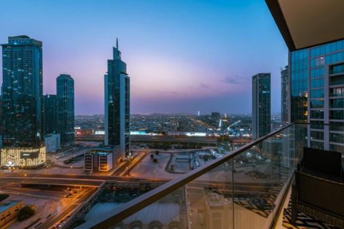 Walk to Dubai Mall and Burj Khalifa Luxury 2 Bed - sleep up to 10 - image 6