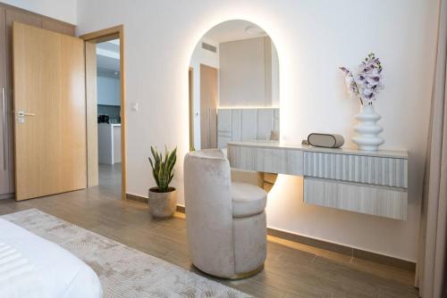 Yas Island Mayan | Beach Access | Large 1BDR | Large Terrace - image 3