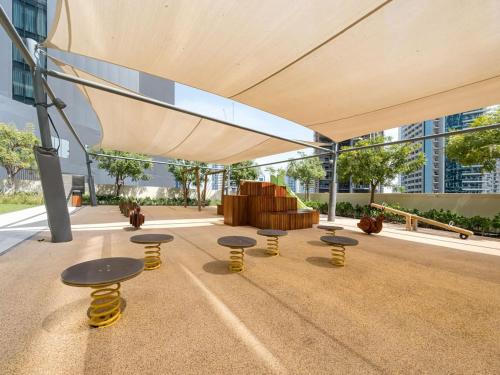 Highest floor - 5 mins walk to Dubai Mall and Burj Khalifa - image 12