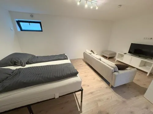 Modernes 2 Zimmer Souterrain Apartment - zentral - nahe Hamburg & Lübeck in Bad Oldesloe, Deutschland