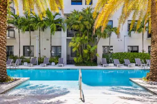 Modern Palmera in DTWN 3 Min From Las Olas - image 2