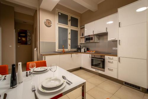 Wenceslas Sq 3BDR Apartment, Praga (foto 4)