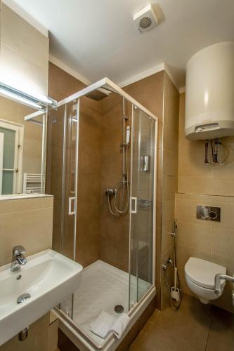 Wenceslas Sq 3BDR Apartment, Praga (foto 7)