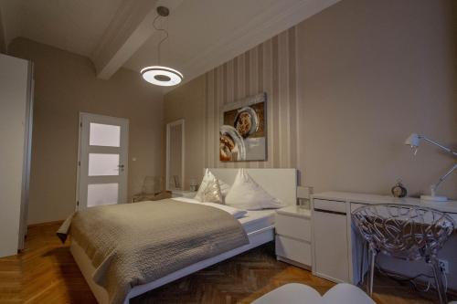 Wenceslas Sq 3BDR Apartment, Praga (foto 9)