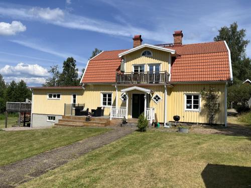 . Spacious apartment with lake view only 15 minutes from Vimmerby