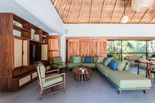 Beachfront Villa Pools & Concierge in Sian Kaan