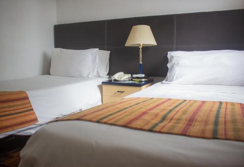 1 queen bed, 2 twin beds, 1 sofa bed