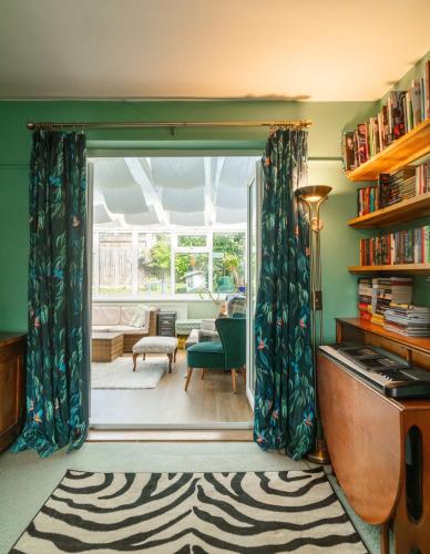 Lynfield - Spacious Family Home with Parking on the Outskirts of Bath, Bath (foto 5)