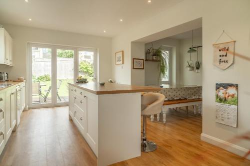 Lynfield - Spacious Family Home with Parking on the Outskirts of Bath, Bath (foto 7)